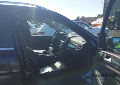 2015 Mercedes-Benz Ml 400 4Matic z USA, uszkodzony, nr VIN 4JGDA5GBXFA545124